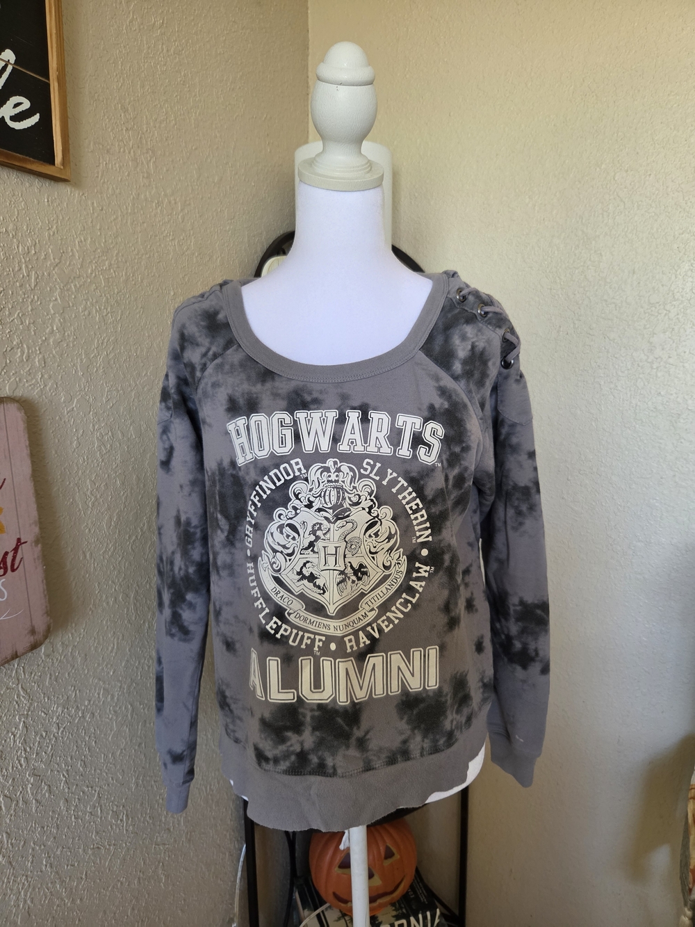 Hogwarts Alumni Gray Tie-Dye Scoop Neck Sweatshirt